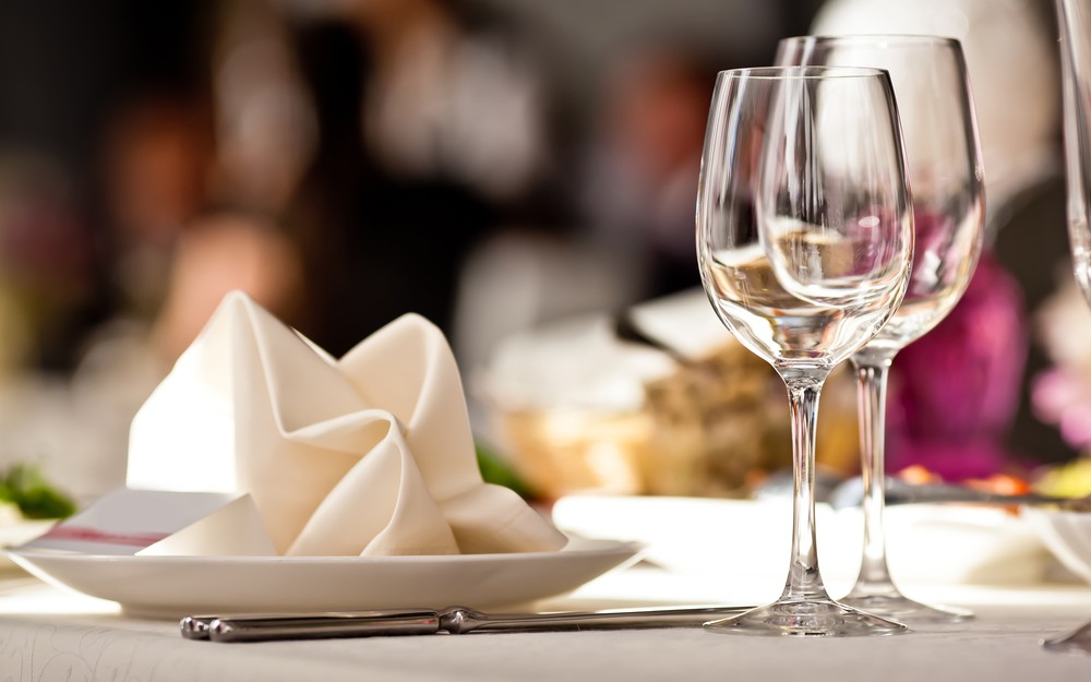 Food and beverage equipment and cutlery